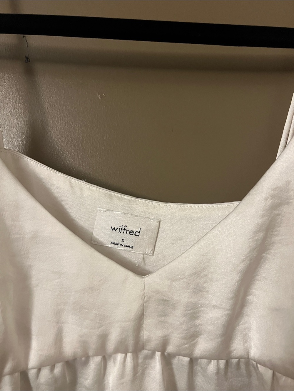 Aritzia Wilfred Lover Satin Camisole – Light Birch - Size Small - Picture 3 of 8